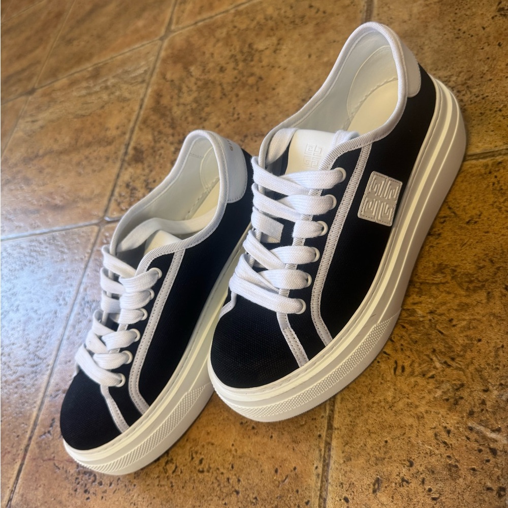 Givenchy City Platform Women Sneakers - Picture 5 of 13